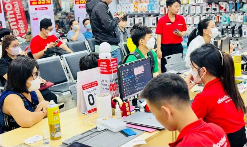 Thay pin OPPO quận 2 ở đ&acirc;u gi&aacute; tốt, chất lượng?